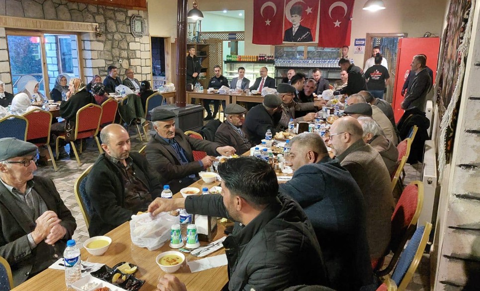 Sayın Kaymakamımız, İlçe merkezinde oturan büyüklerle iftar sevincini paylaştı.
